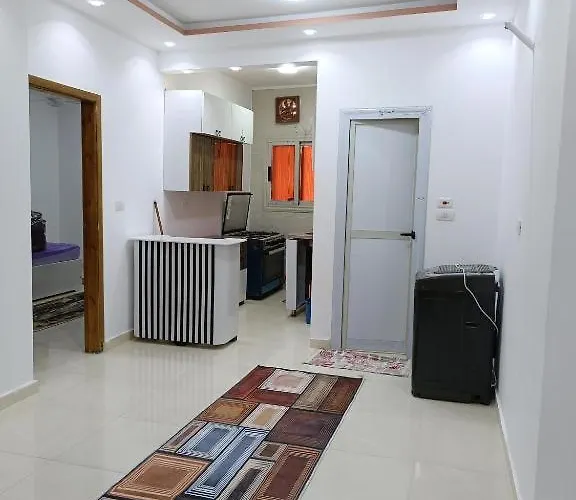 Apartment كاملة بغرفتي نوم دور ارضي *