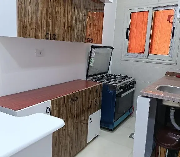 Apartment كاملة بغرفتي نوم دور ارضي *